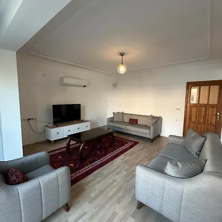Apartment Two Bedroom In Close To Centre