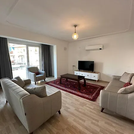 Apartment Two Bedroom In Close To Centre *