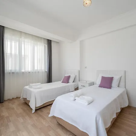Two Bedroom In Close To Centre