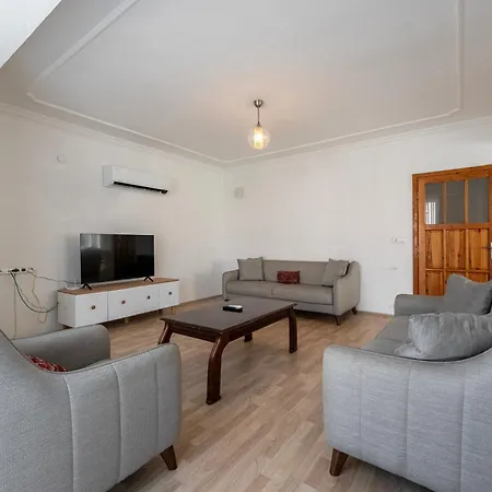Apartment Two Bedroom In Close To Centre *