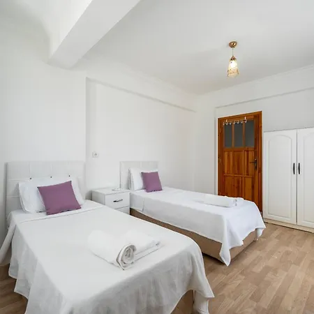 Apartment Two Bedroom In Close To Centre *